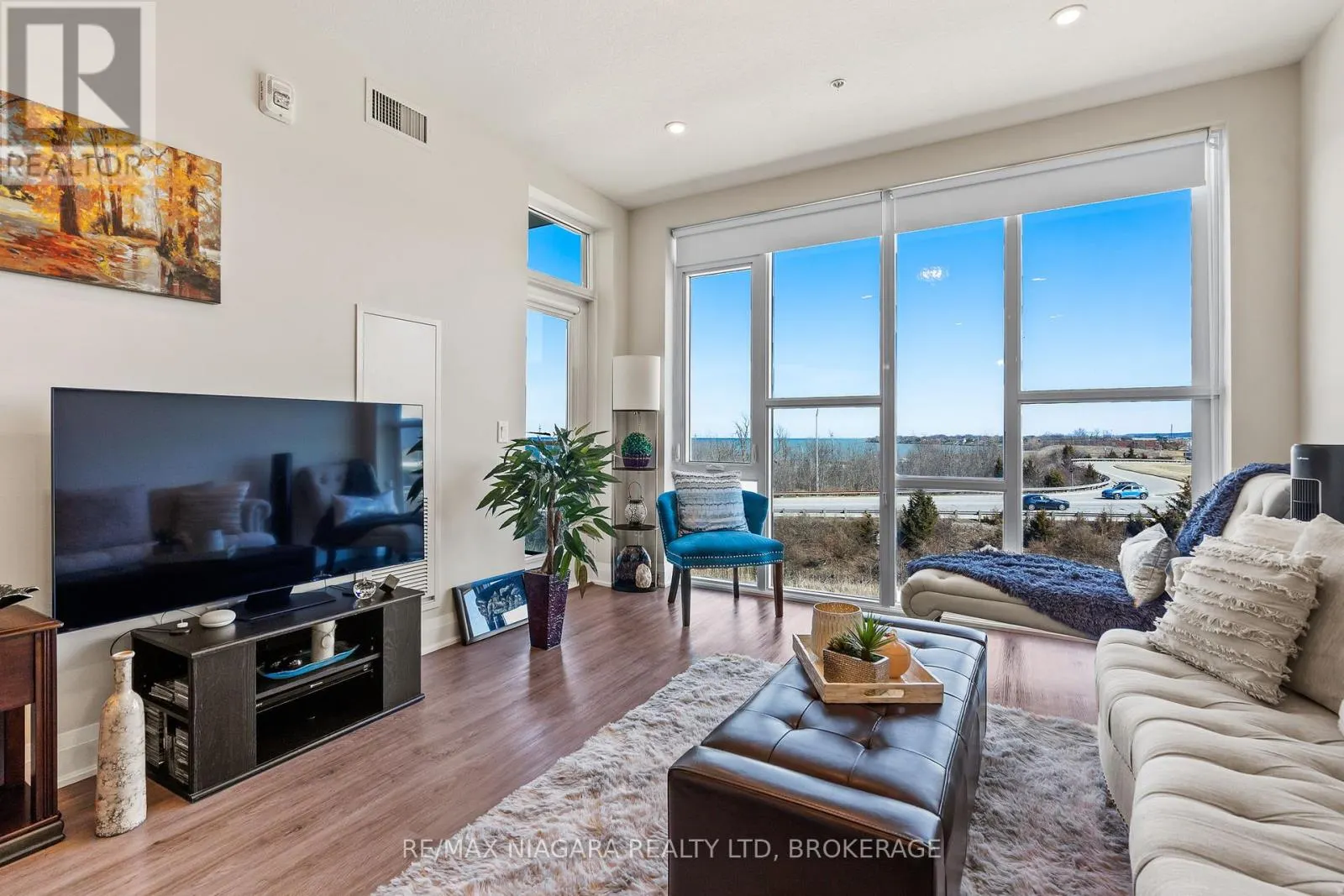 416 - 16 CONCORD PLACE, #416
