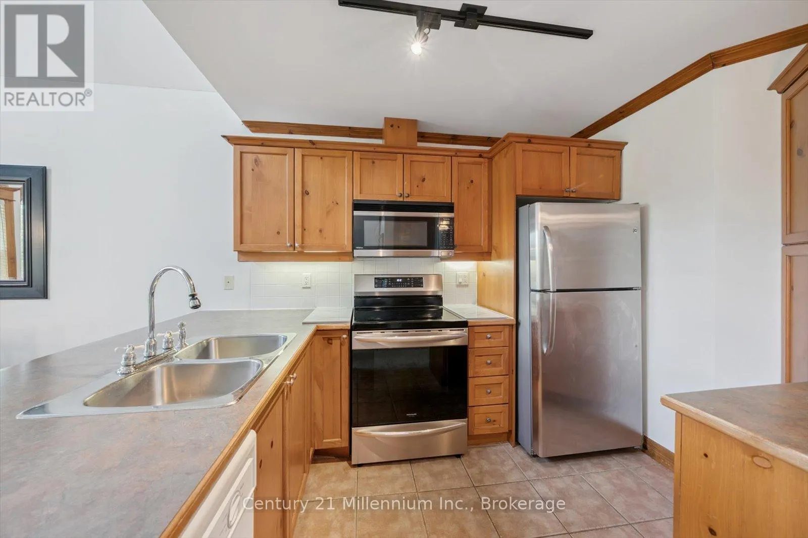 219 - 184 SNOWBRIDGE WAY, #219