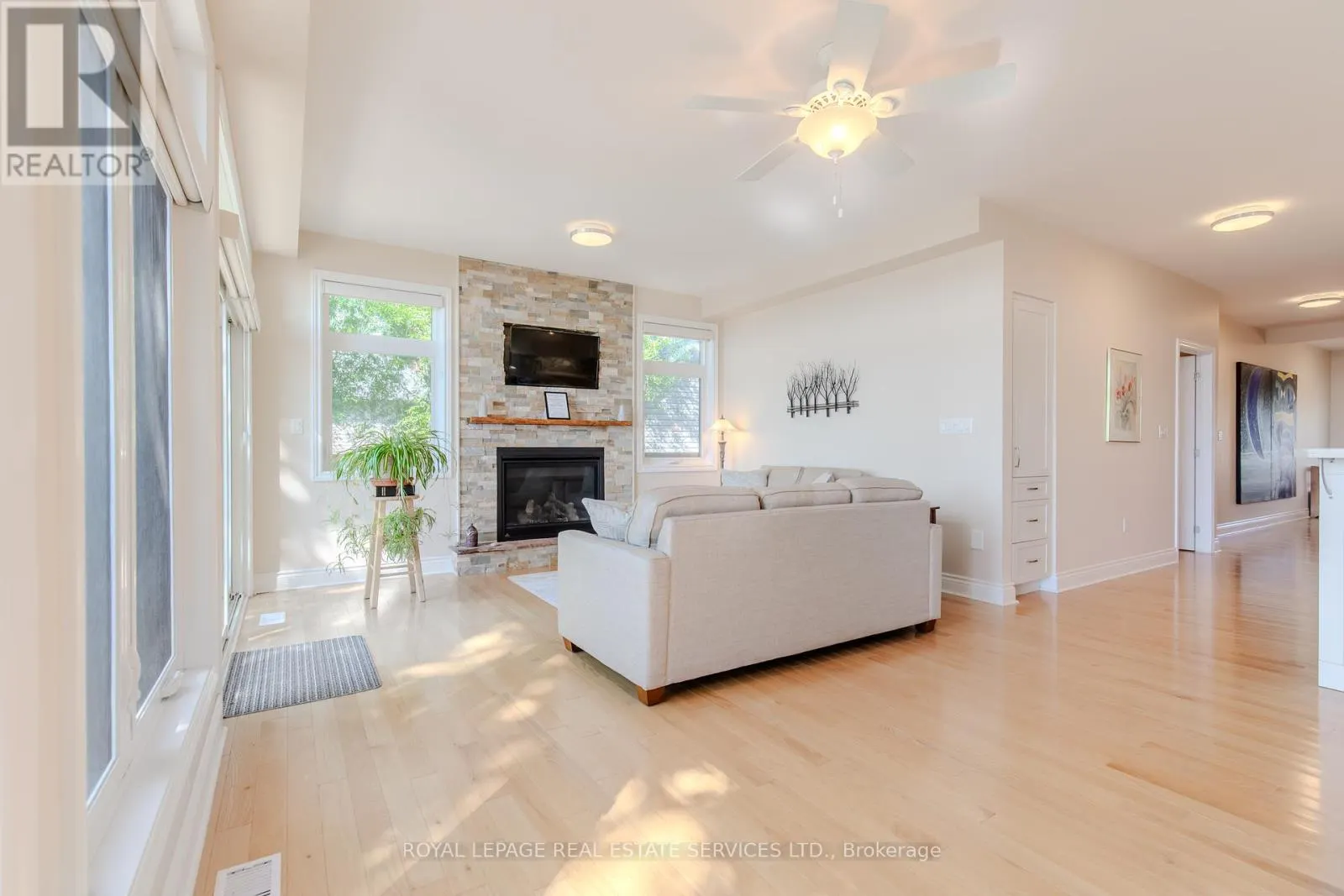72 LAKESIDE DRIVE