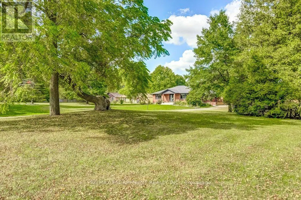 542 PARIS ROAD