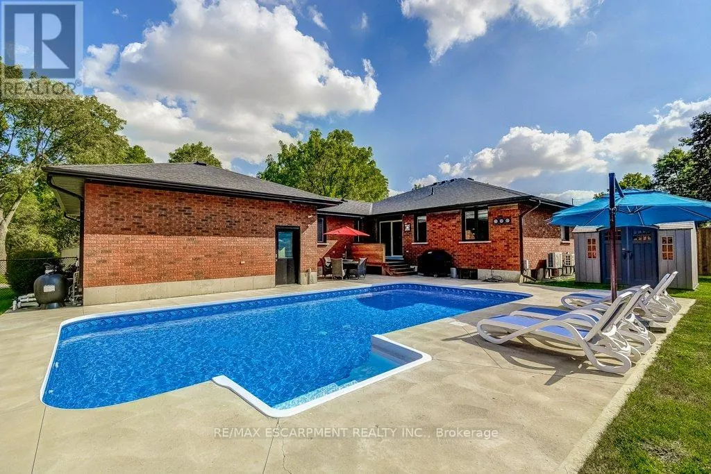 542 PARIS ROAD