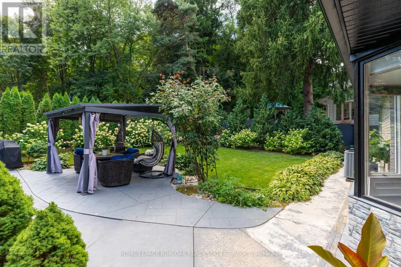 28 STONEGATE DRIVE