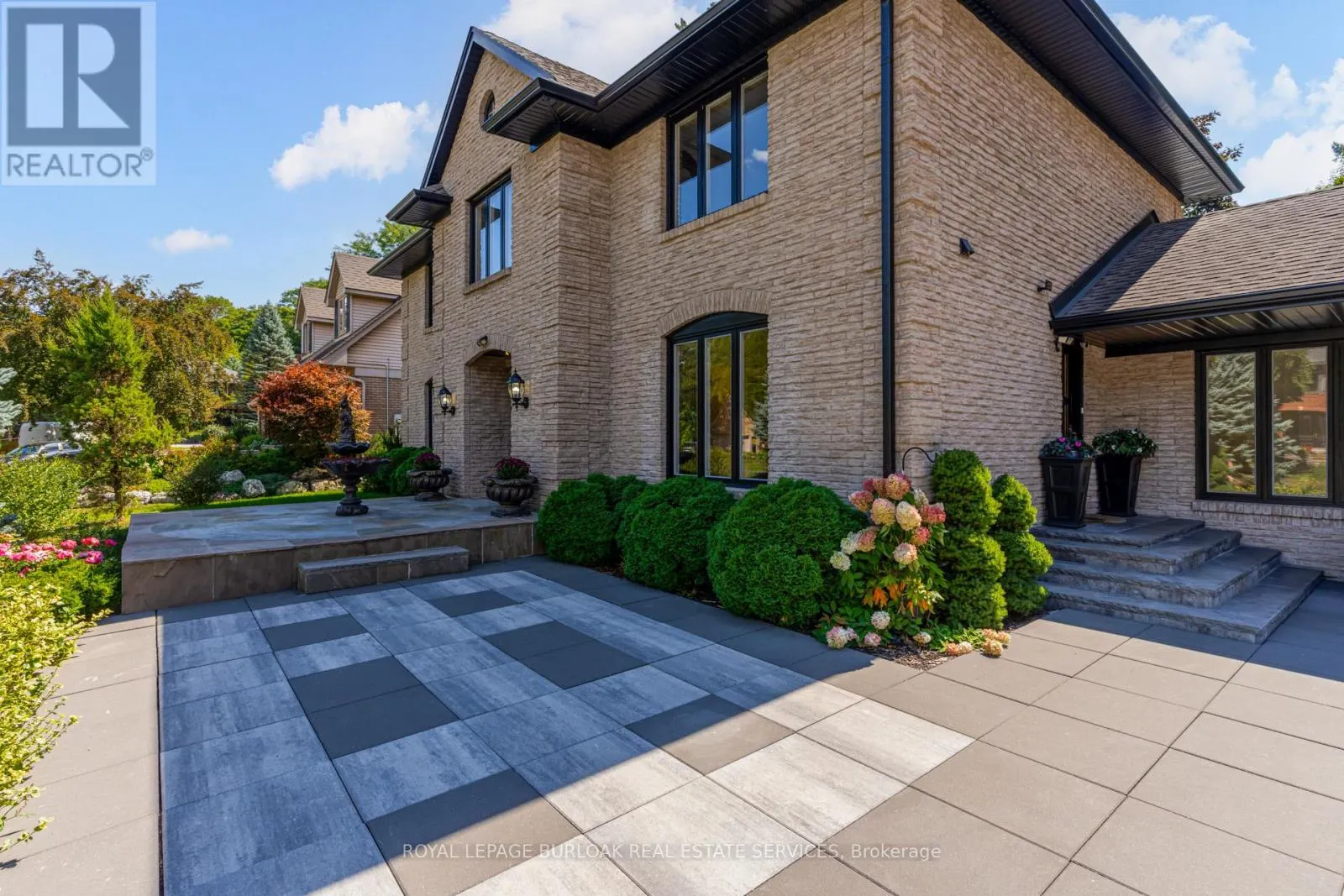 28 STONEGATE DRIVE