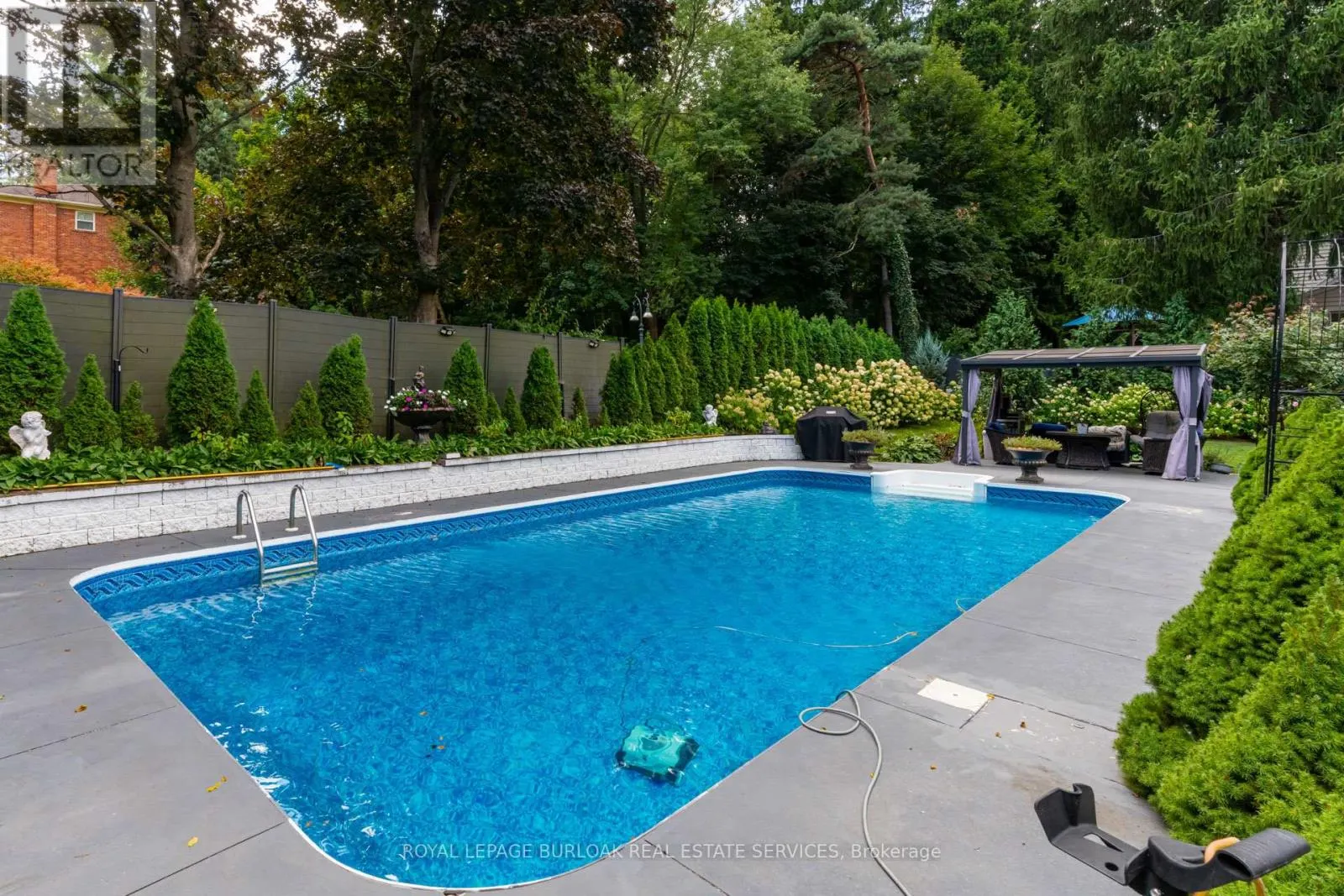 28 STONEGATE DRIVE