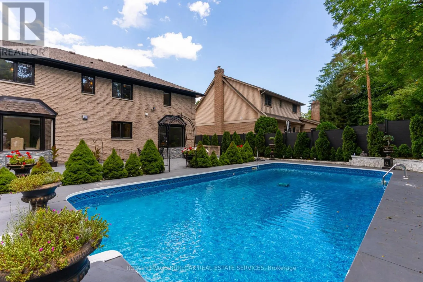 28 STONEGATE DRIVE