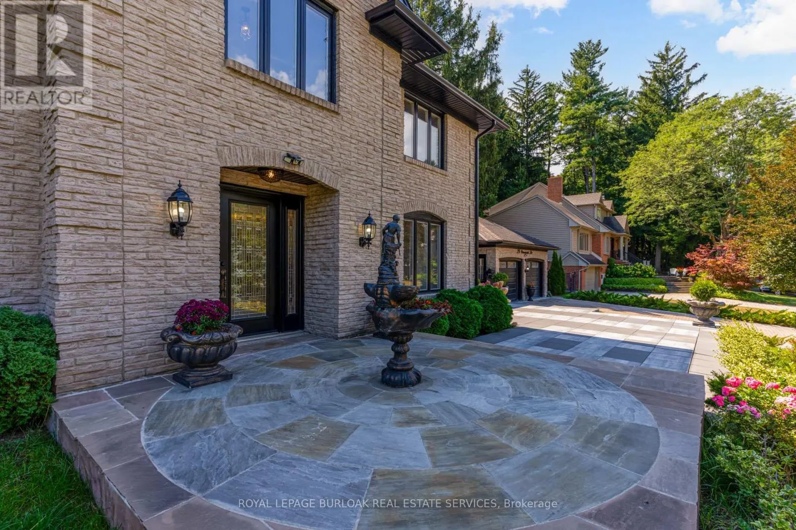 28 STONEGATE DRIVE