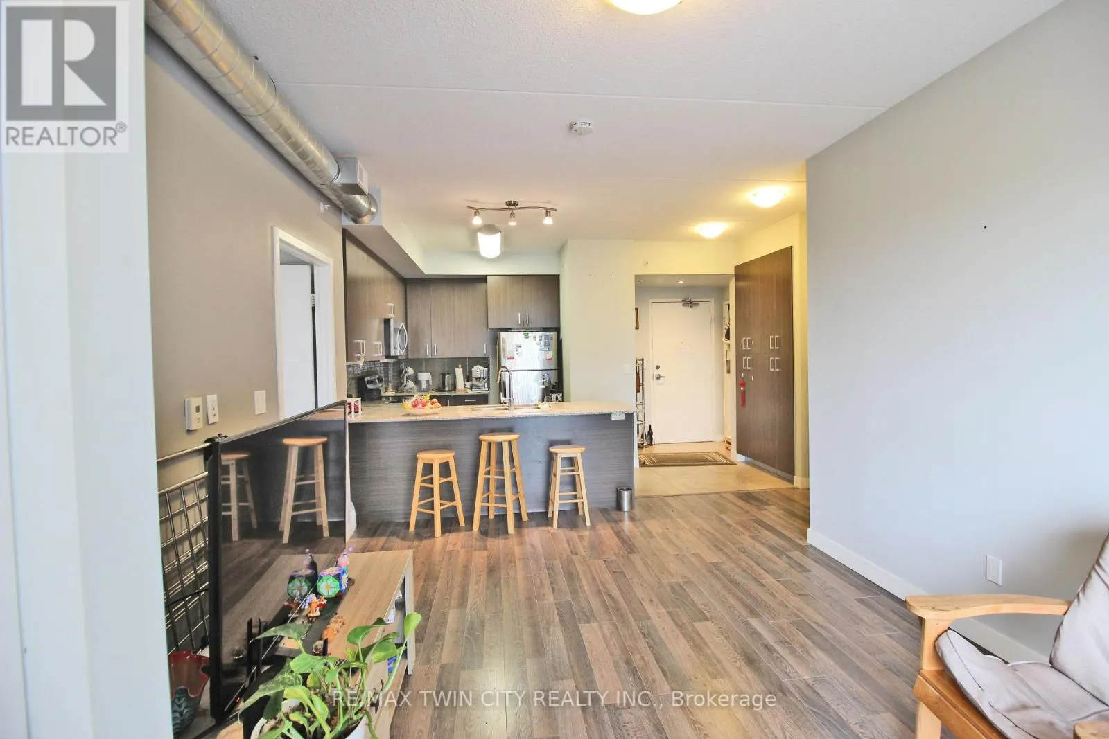 H505 - 62 BALSAM STREET