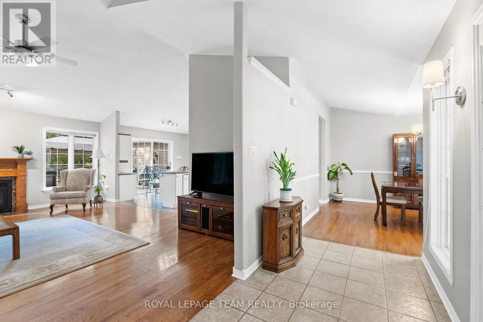 6825 SUNSET BOULEVARD
