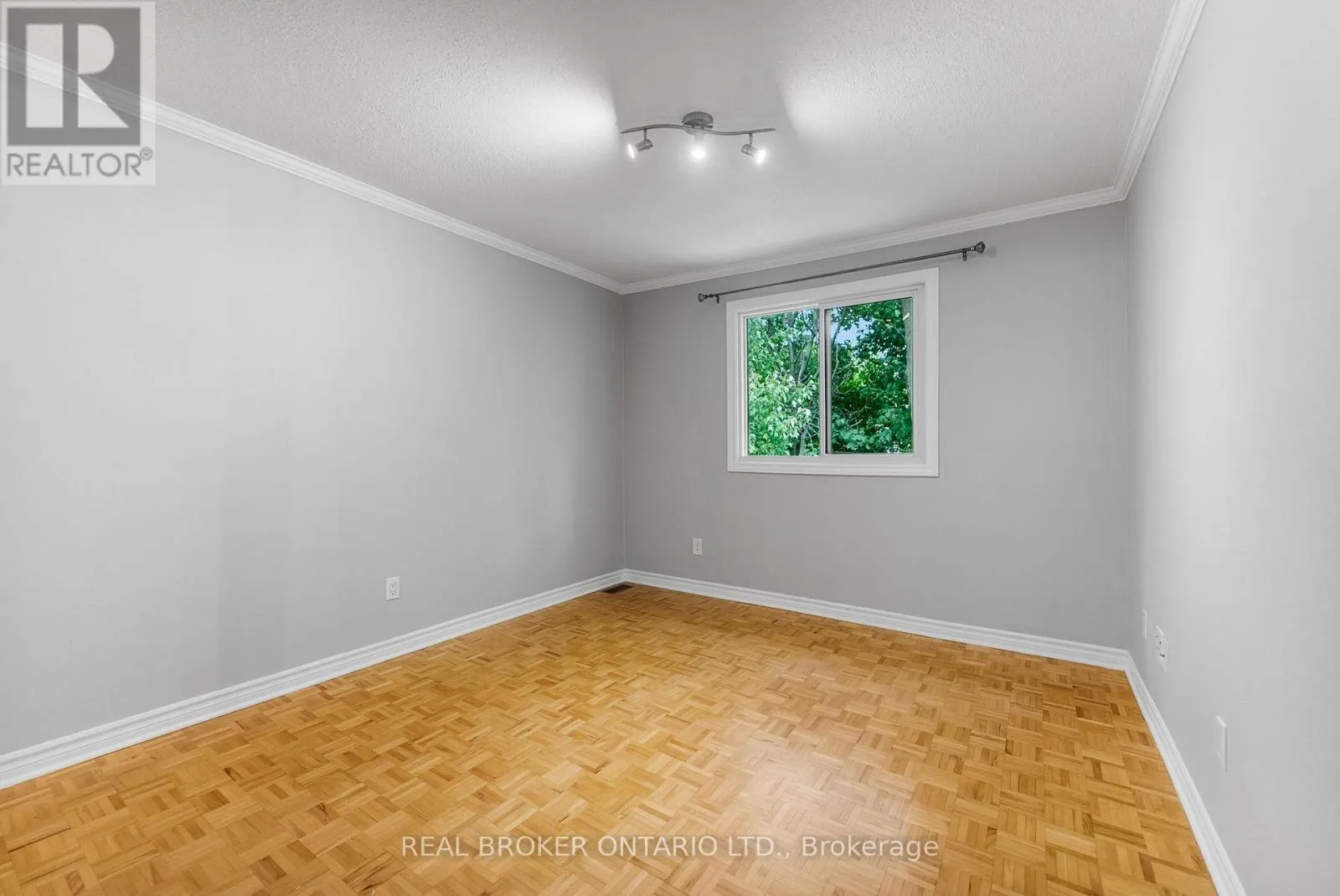 33 - 83 GLEN PARK DRIVE