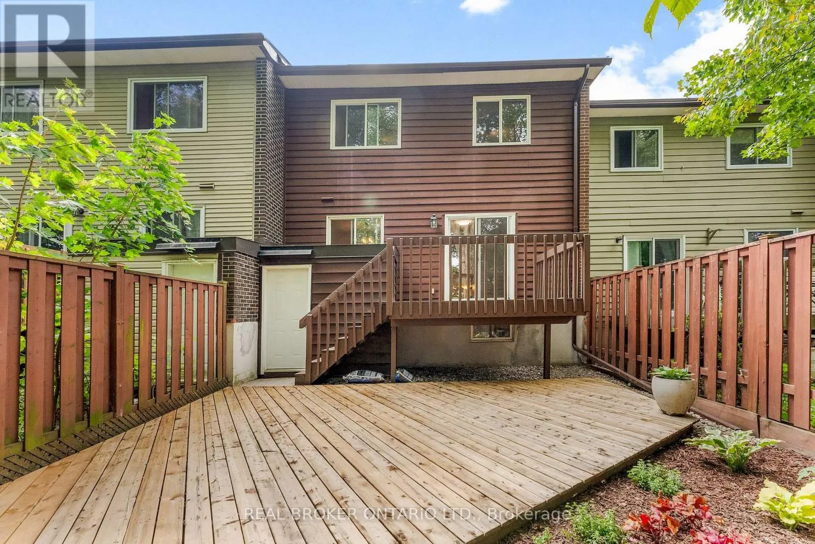 33 - 83 GLEN PARK DRIVE