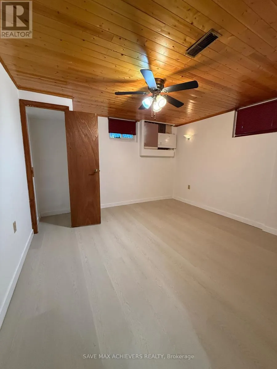LOWER - 811 DOLPH STREET N