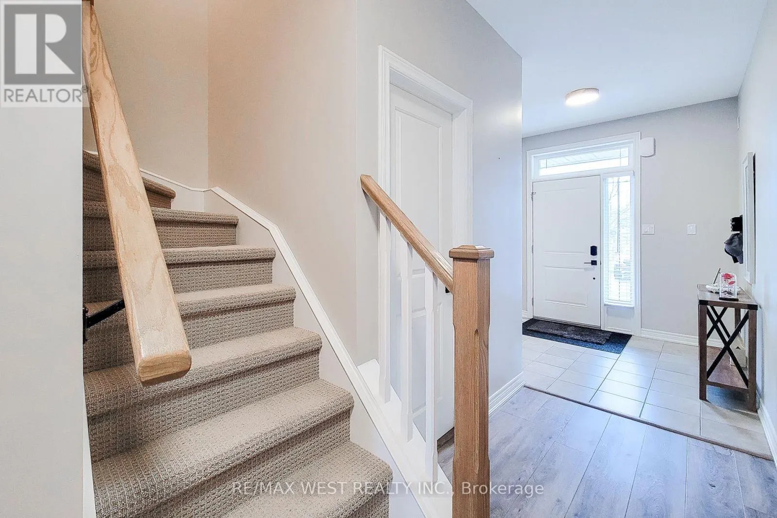 13 LINDSAY WAY