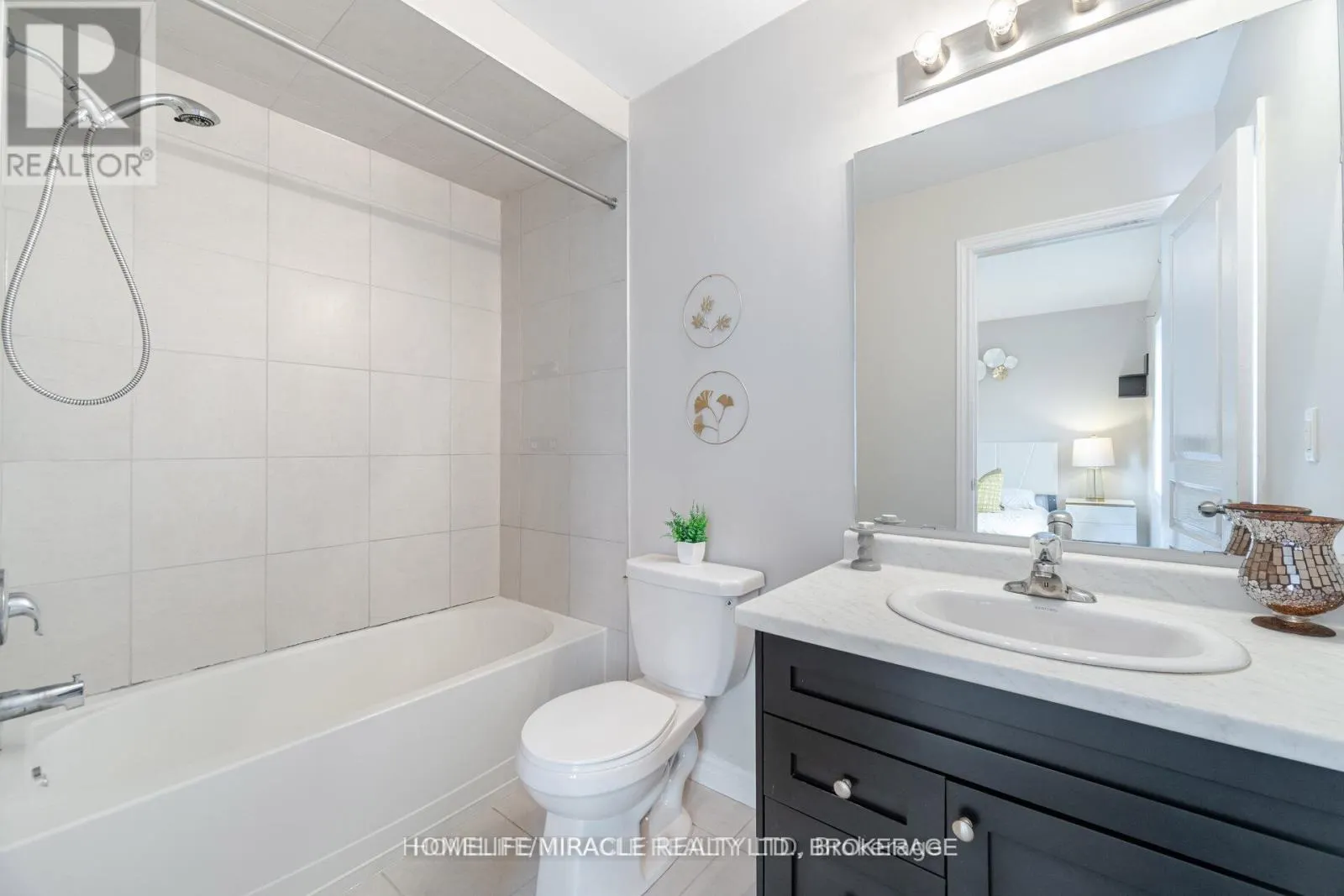 18 KENRIDGE TERRACE
