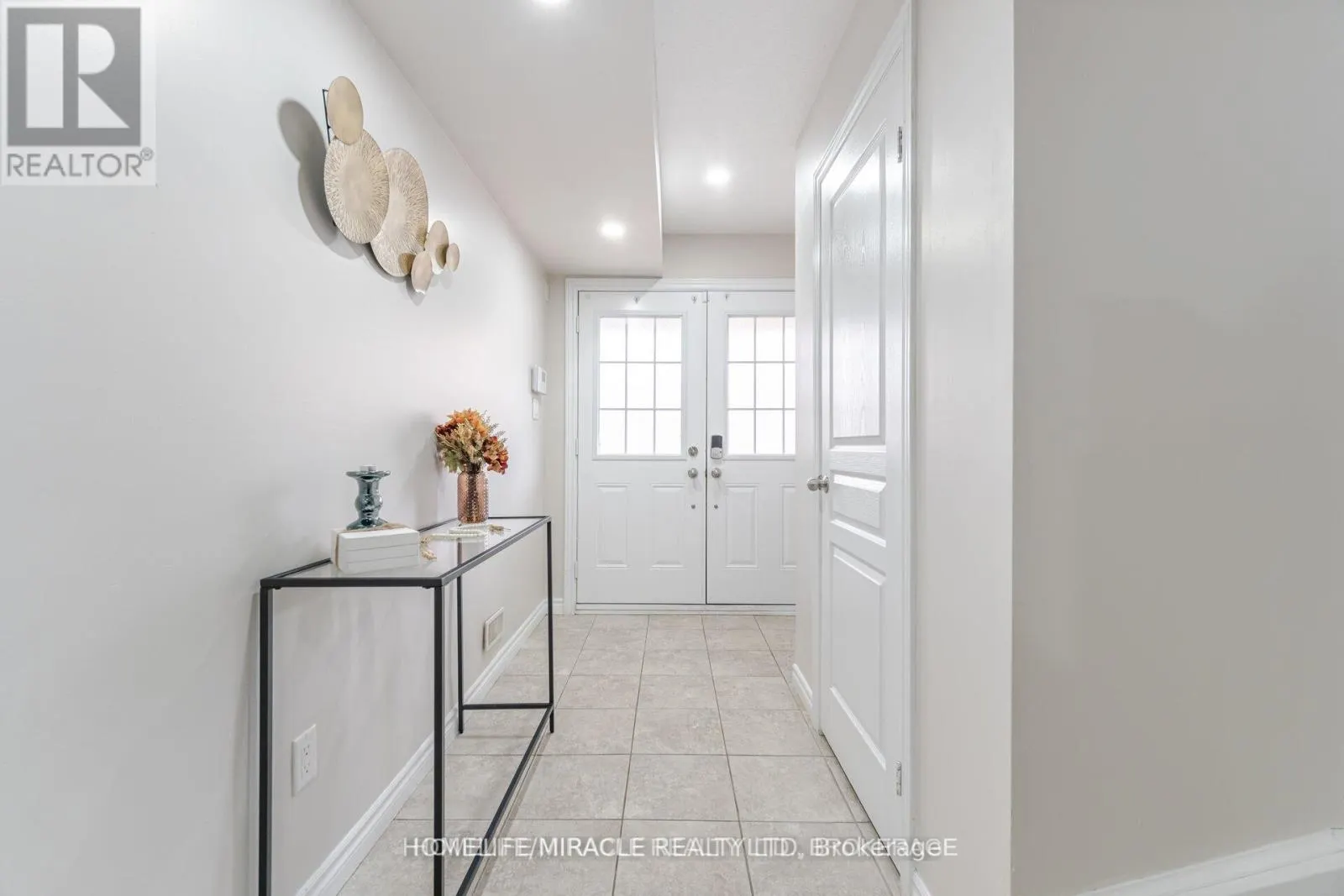 18 KENRIDGE TERRACE