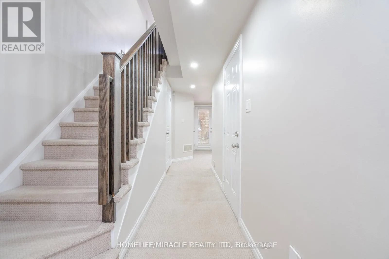 18 KENRIDGE TERRACE