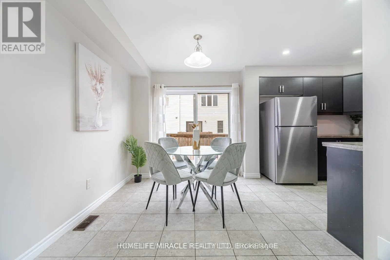 18 KENRIDGE TERRACE