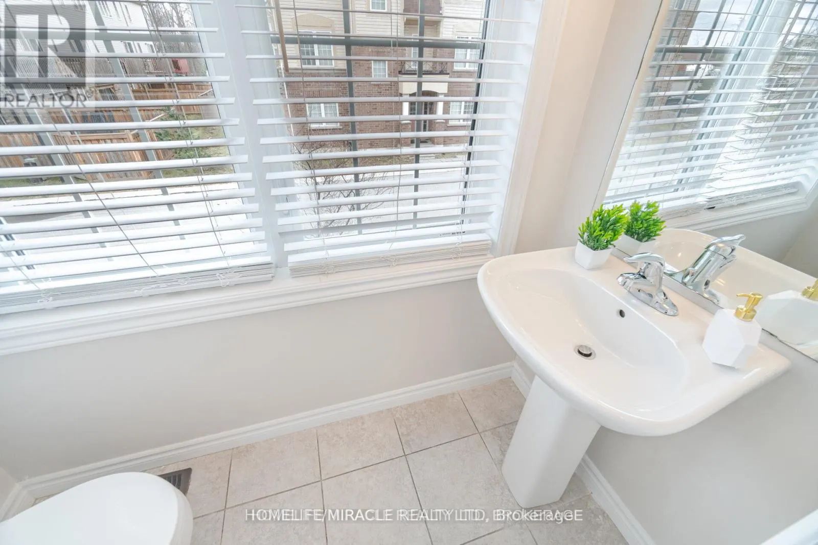 18 KENRIDGE TERRACE