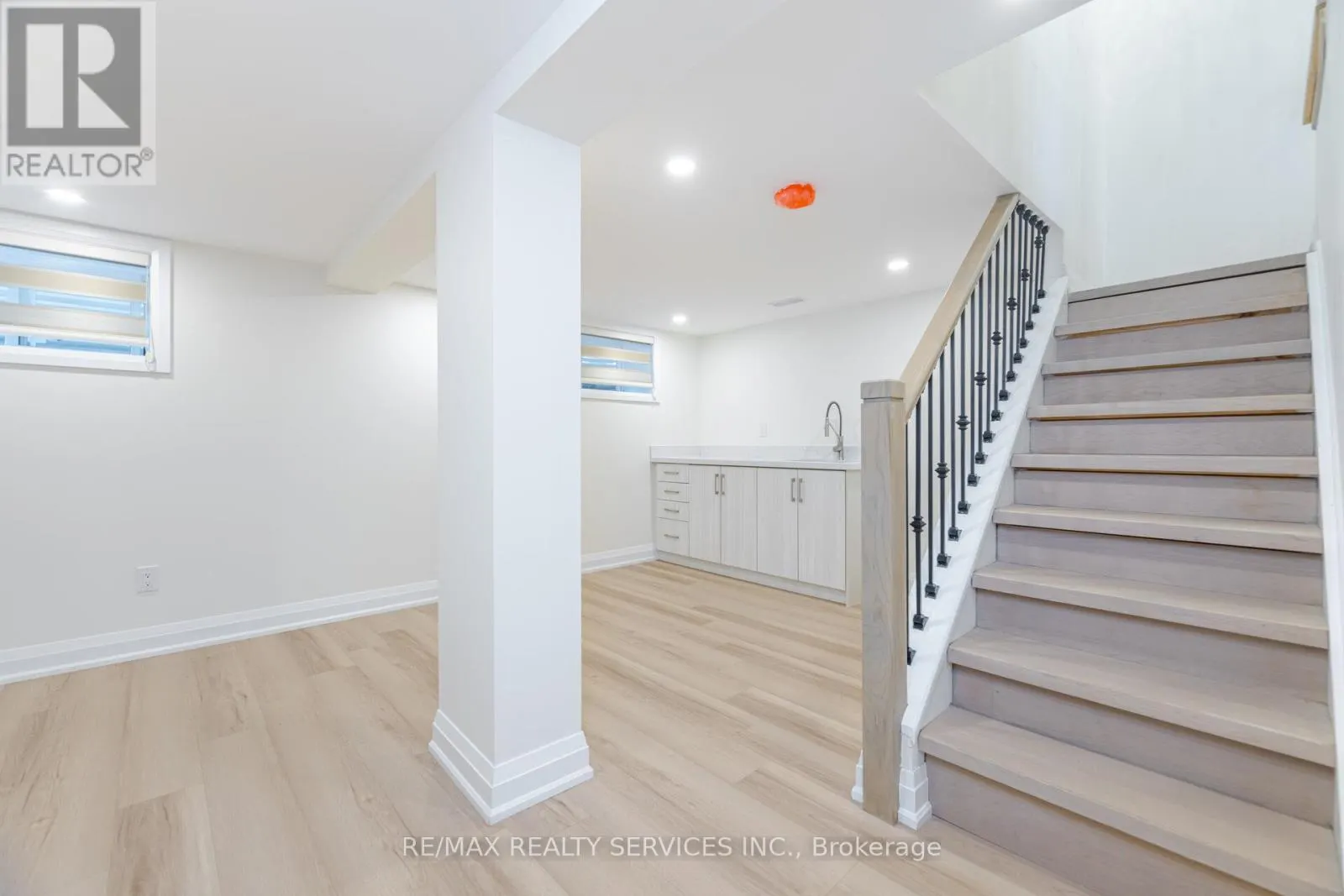 8772 WELLINGTON 124 ROAD W