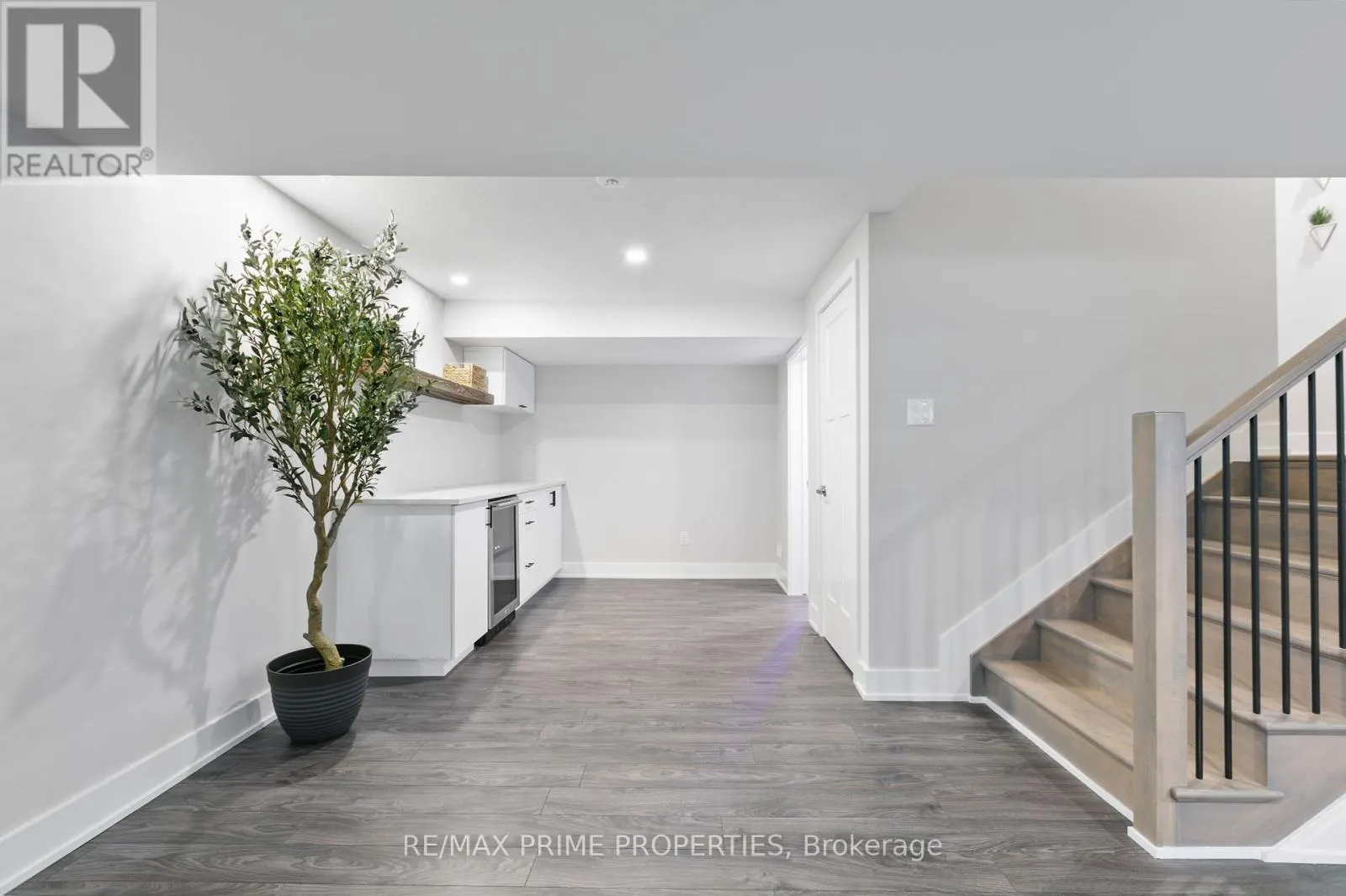 148 AUBRAIS CRESCENT