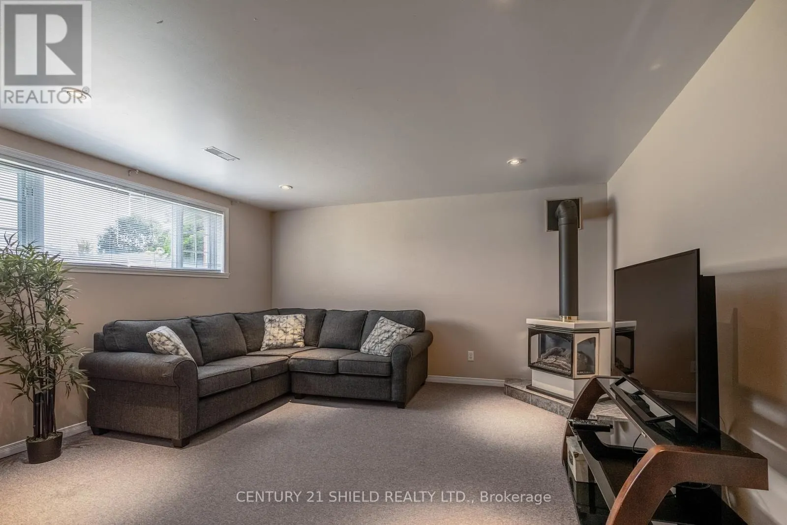 1861 BELVEDERE CRESCENT