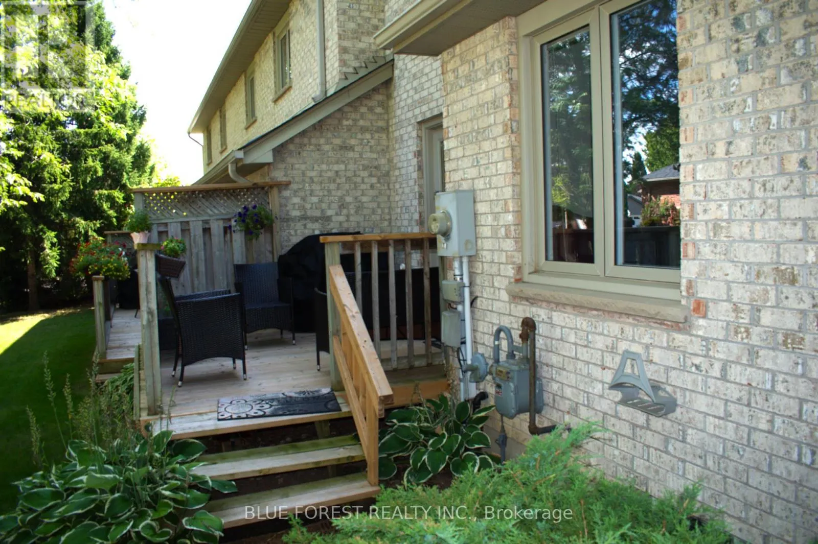 3 - 410 AMBLESIDE DRIVE, #3