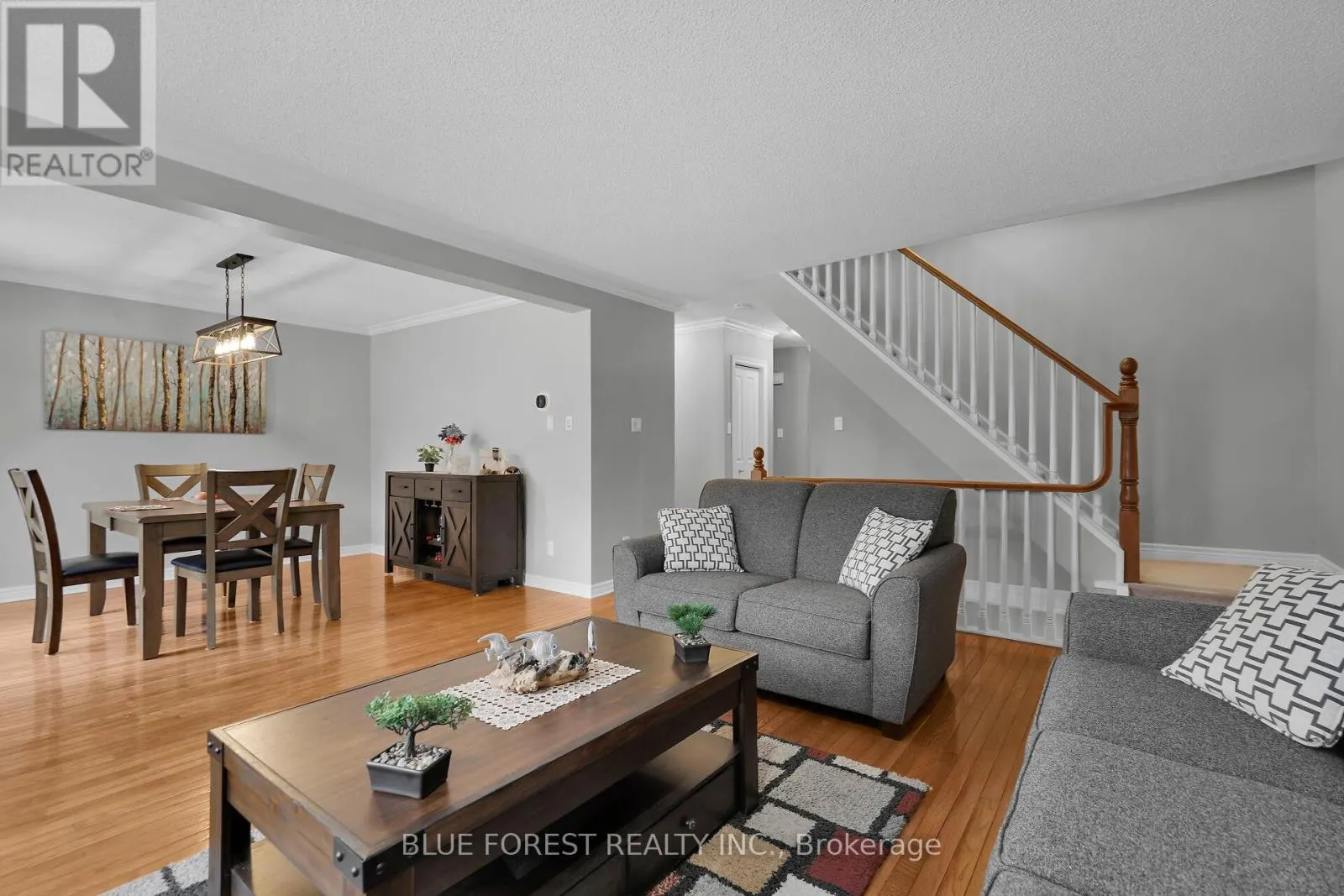 3 - 410 AMBLESIDE DRIVE, #3