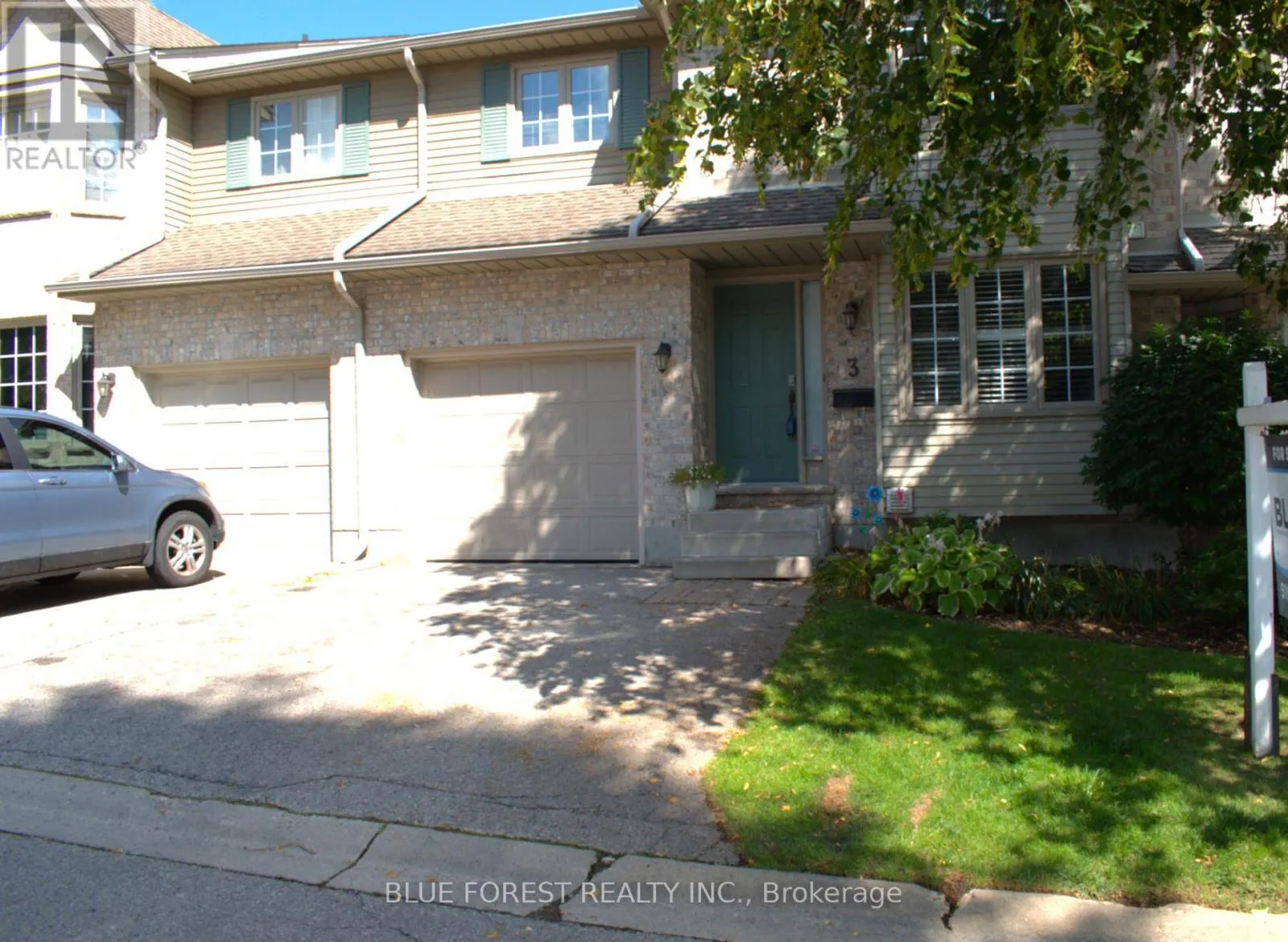3 - 410 AMBLESIDE DRIVE, #3