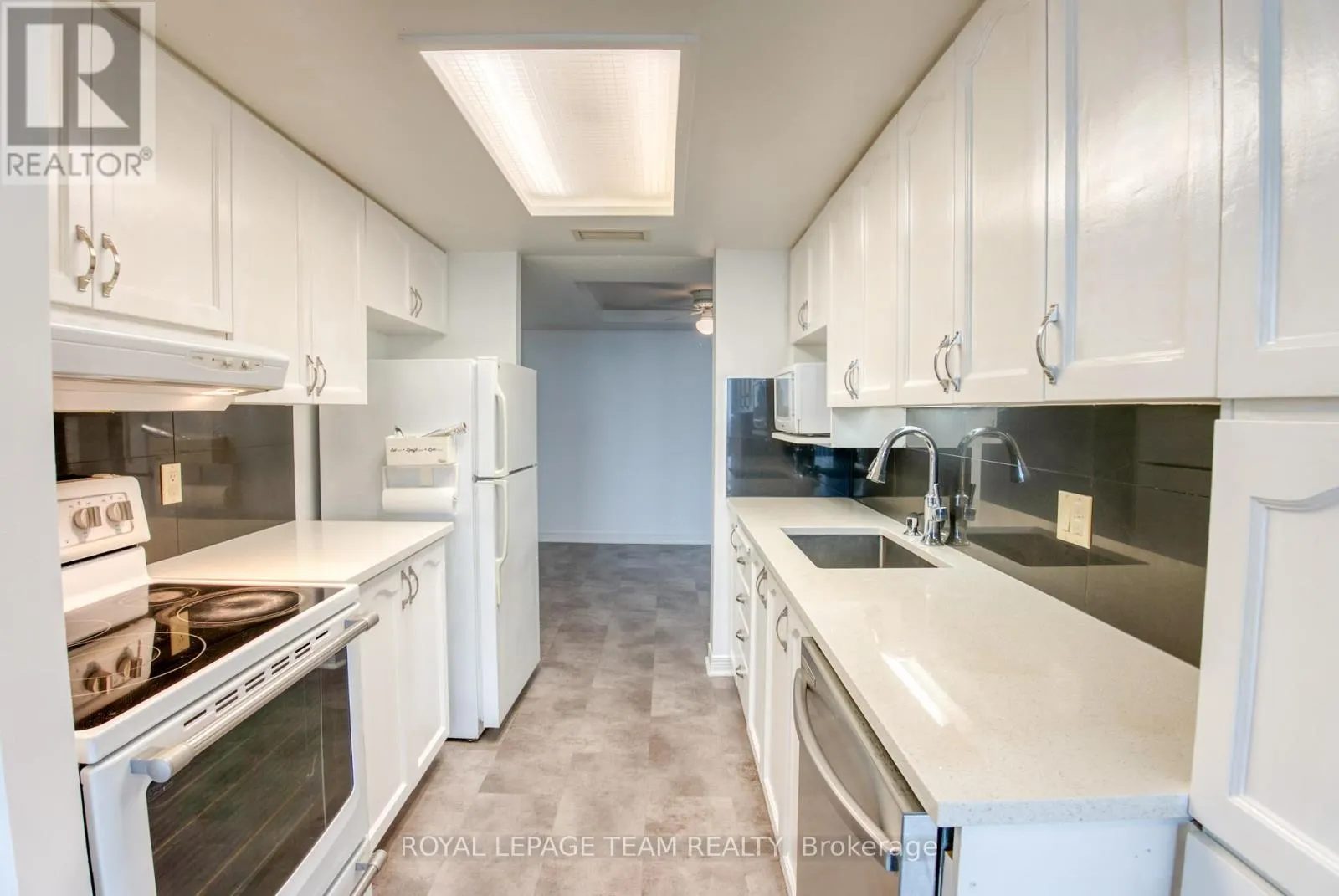 1116 - 100 GRANT CARMAN DRIVE