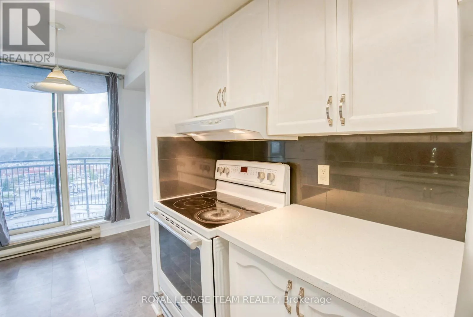 1116 - 100 GRANT CARMAN DRIVE