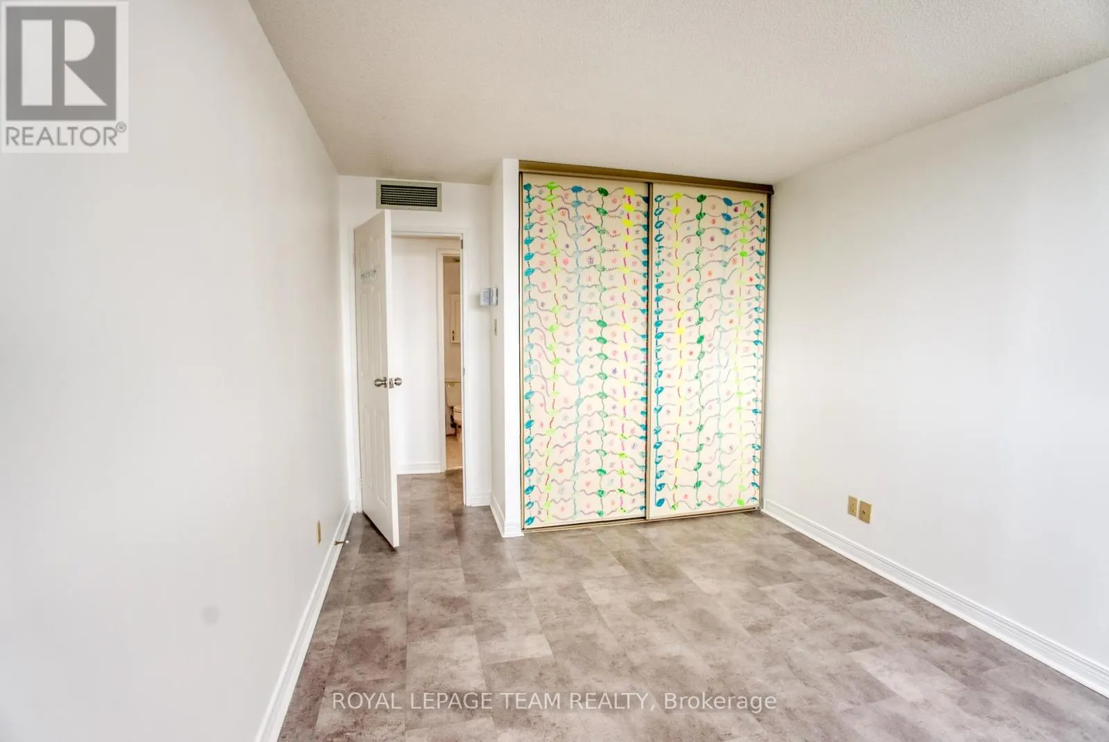 1116 - 100 GRANT CARMAN DRIVE