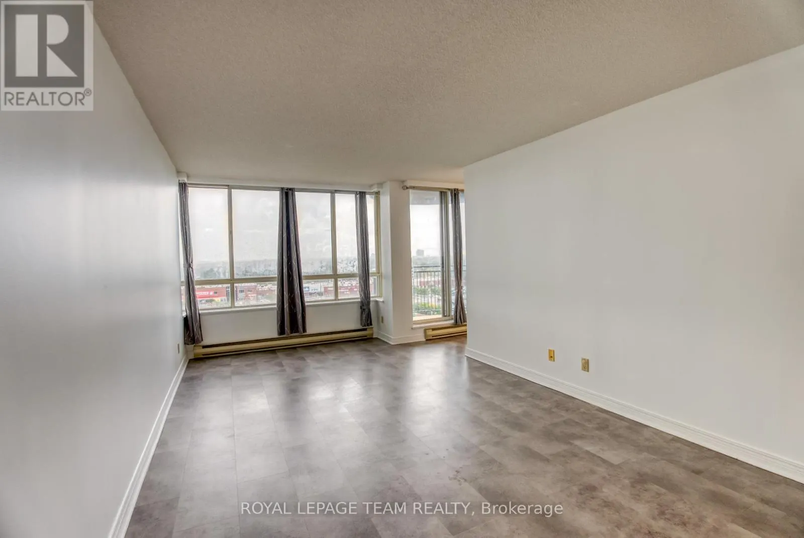 1116 - 100 GRANT CARMAN DRIVE