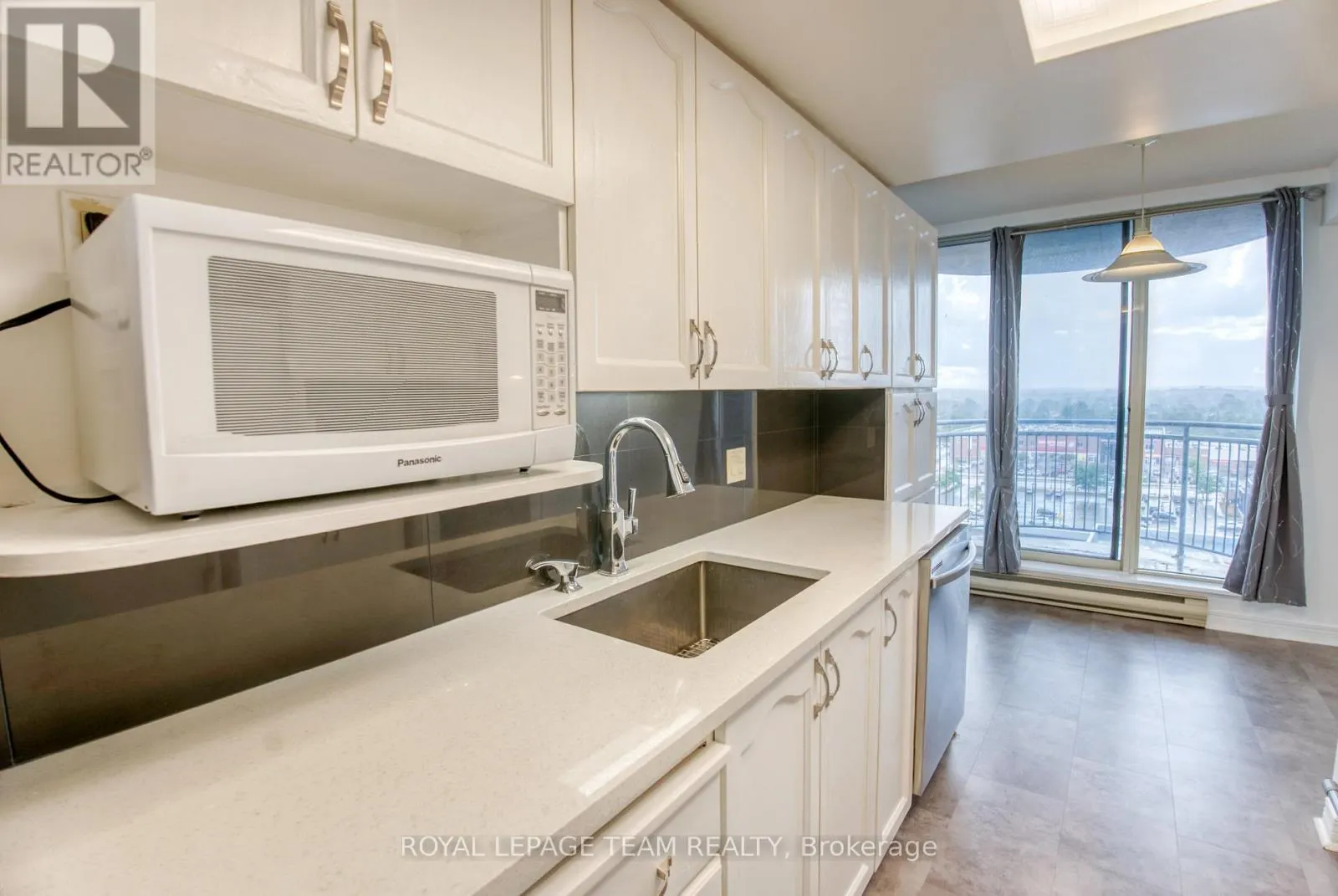1116 - 100 GRANT CARMAN DRIVE
