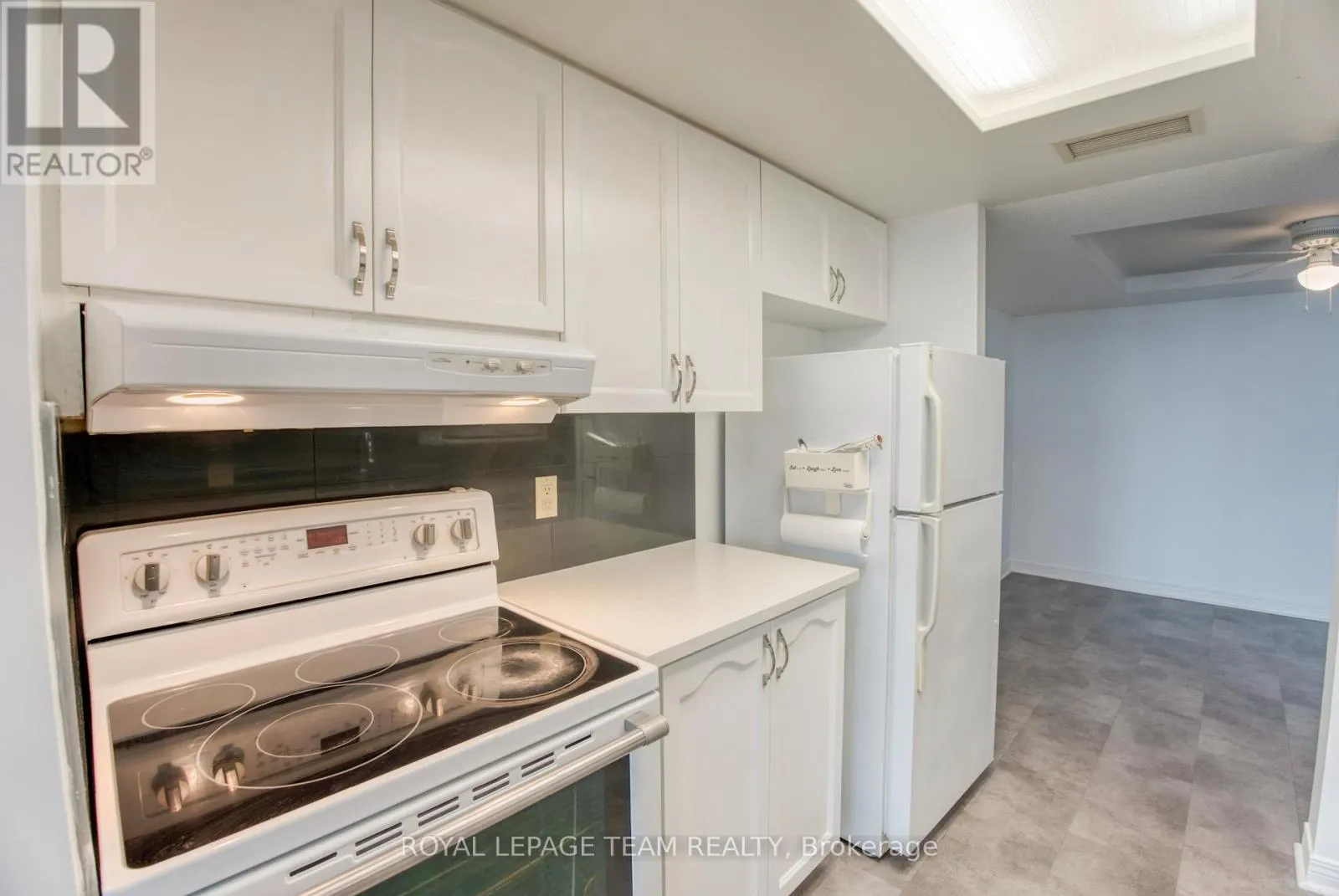 1116 - 100 GRANT CARMAN DRIVE