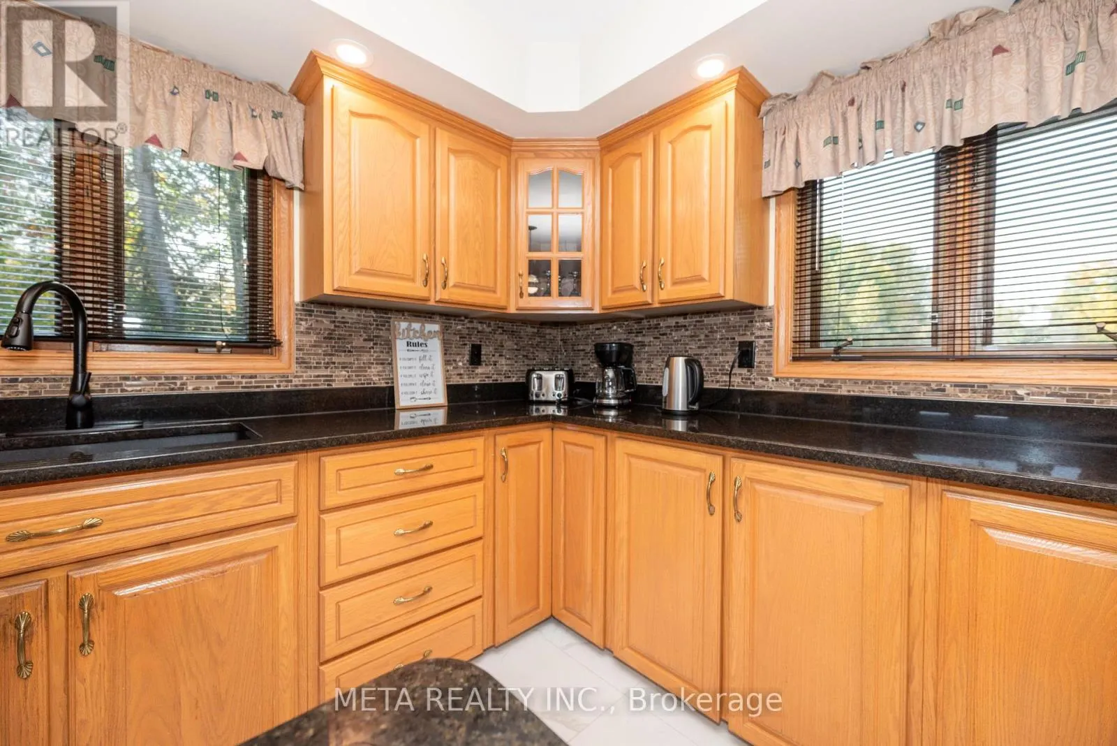 800 FOREST PARK ROAD