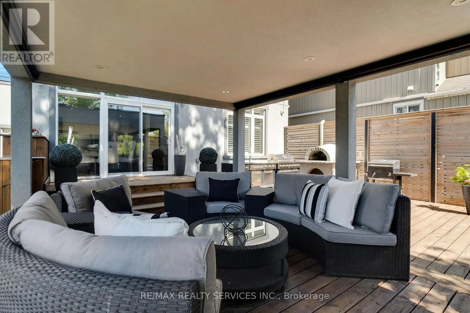 958 BEACH BOULEVARD
