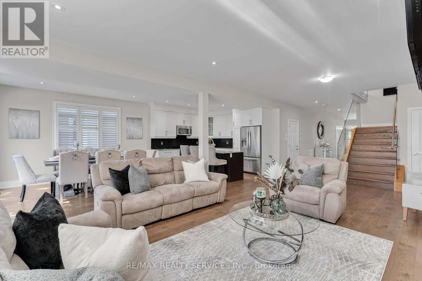 958 BEACH BOULEVARD