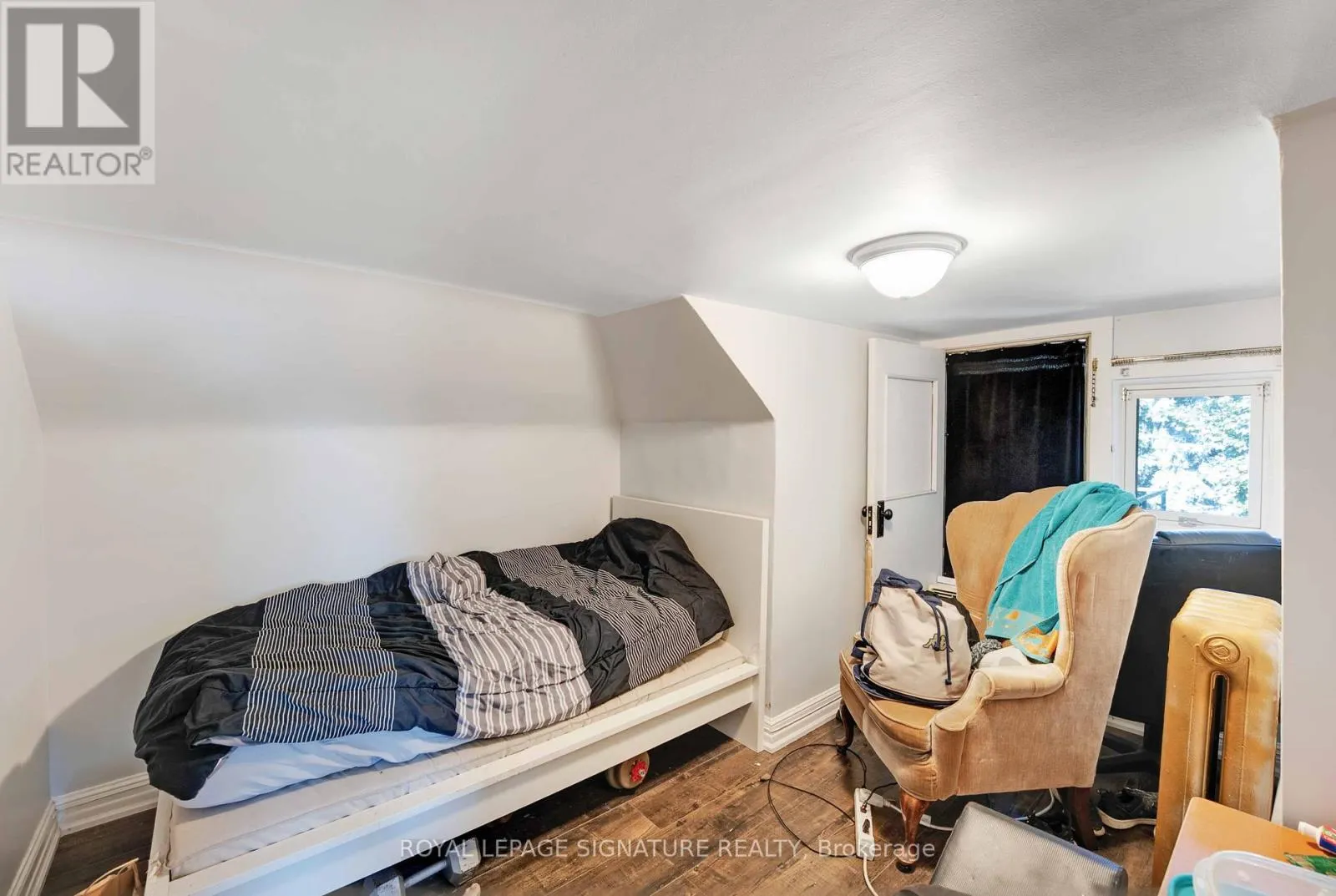 74 KENILWORTH AVENUE S