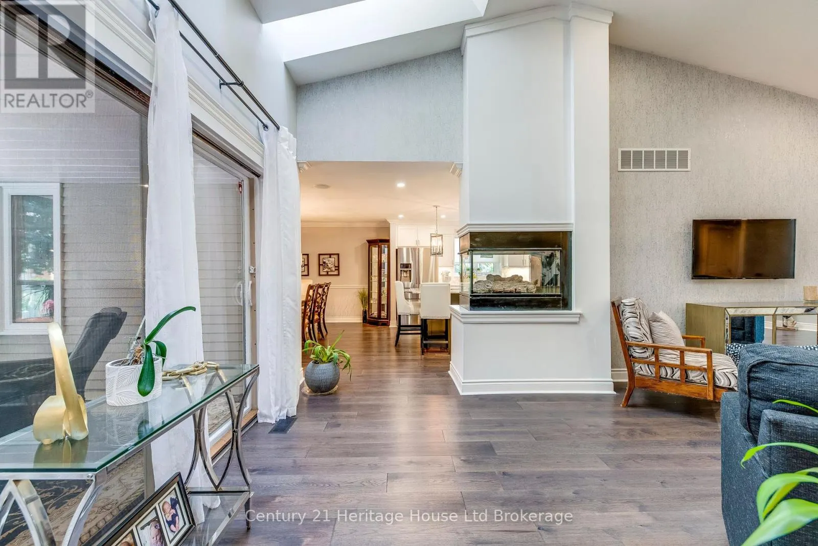 206 FIDDLERS GREEN ROAD