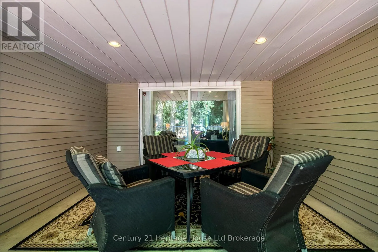 206 FIDDLERS GREEN ROAD
