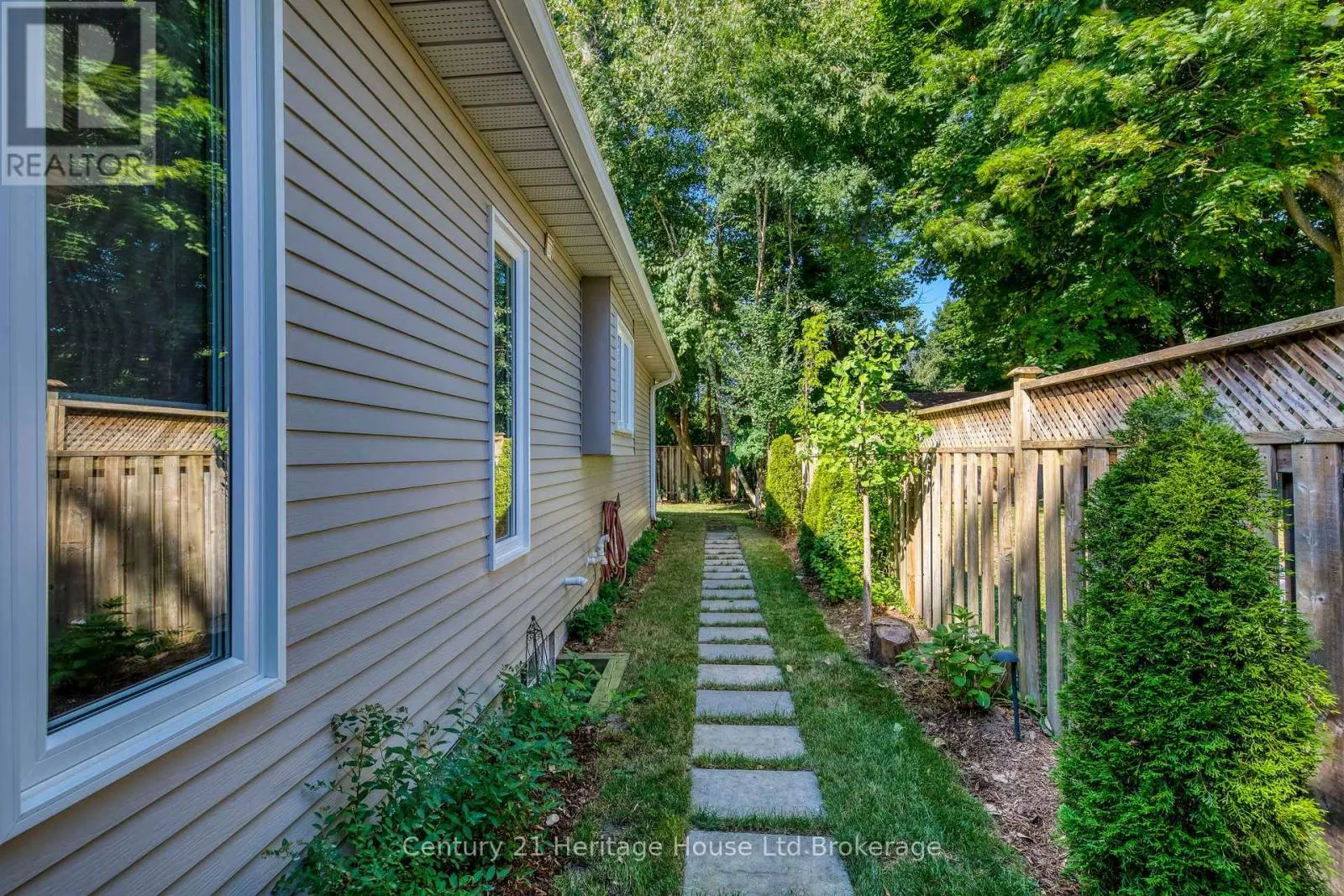 206 FIDDLERS GREEN ROAD