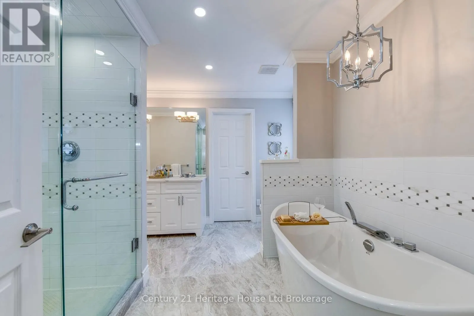 206 FIDDLERS GREEN ROAD
