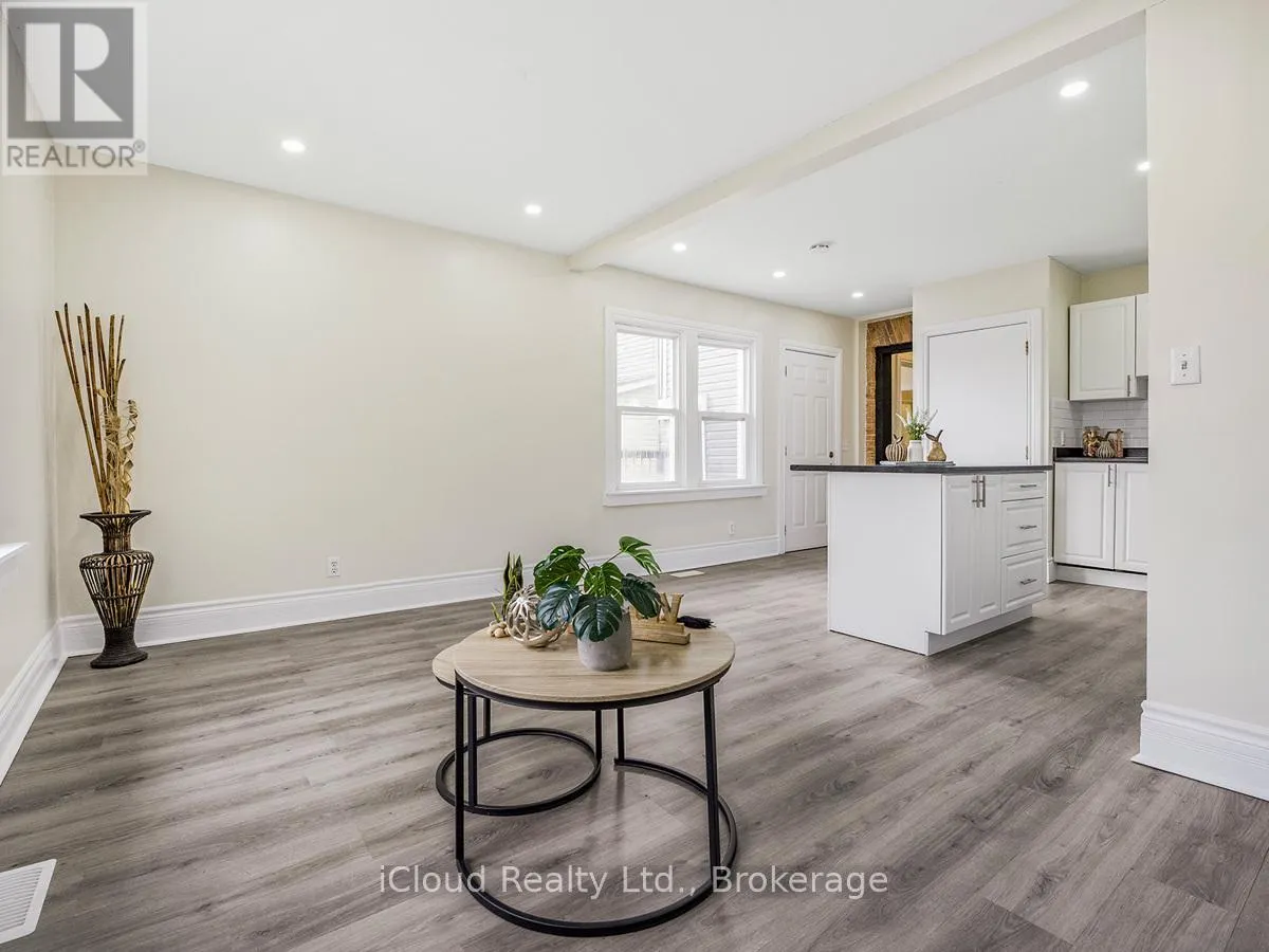 UNIT 2 - 1308 KING STREET E