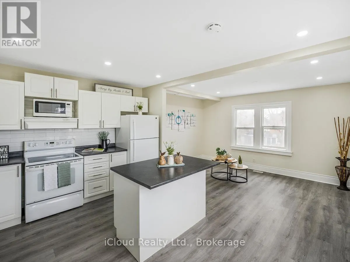 UNIT 2 - 1308 KING STREET E
