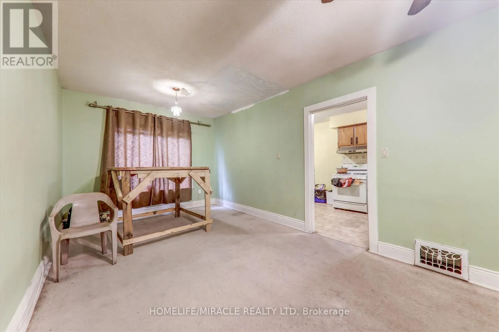10 ST MATTHEWS AVENUE