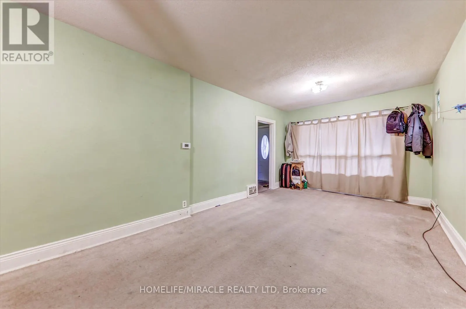 10 ST MATTHEWS AVENUE