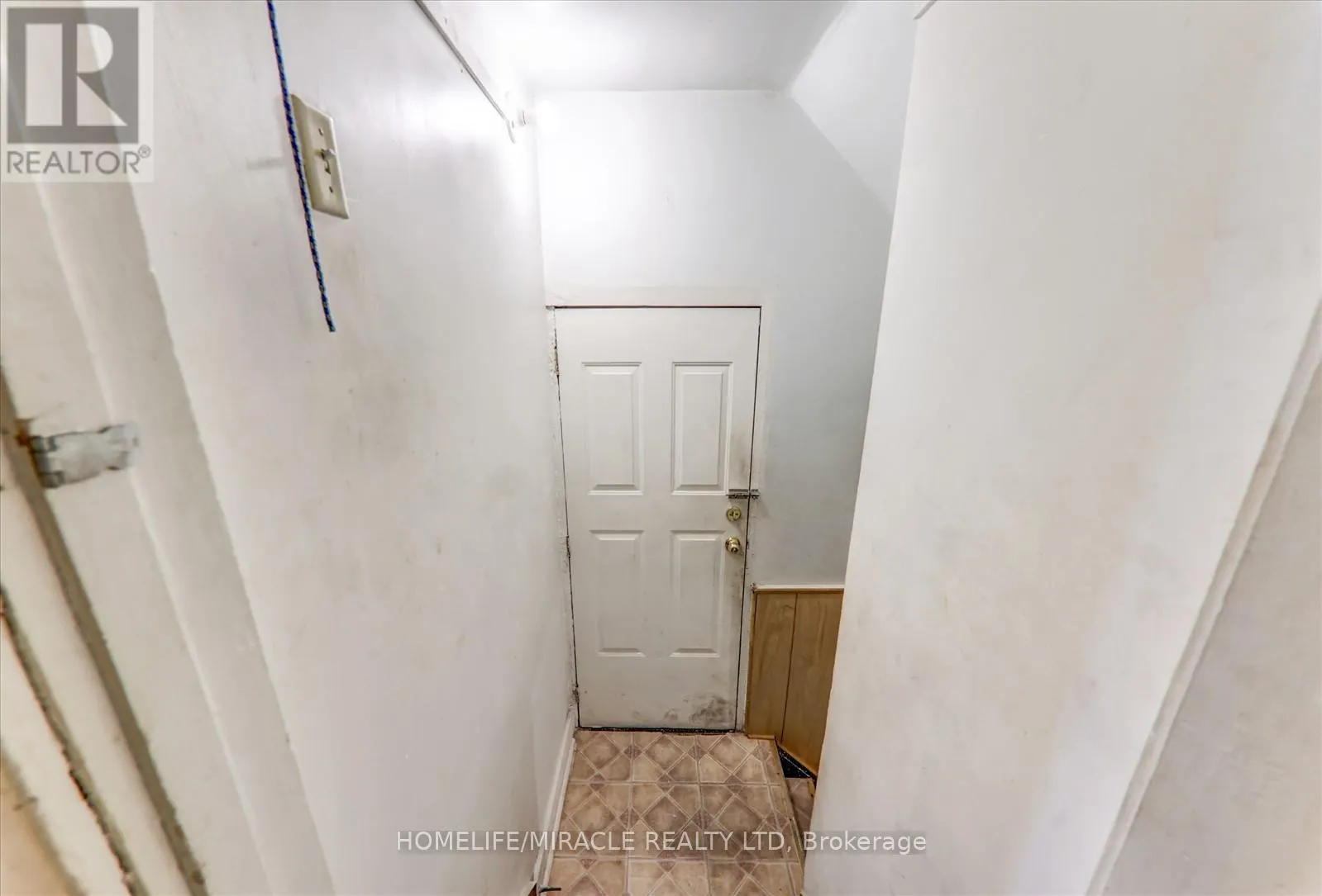 10 ST MATTHEWS AVENUE