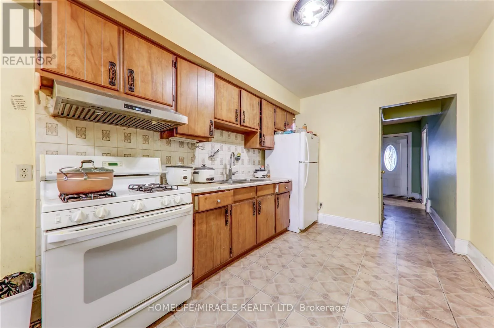 10 ST MATTHEWS AVENUE