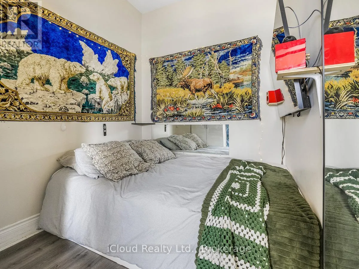 UNIT 1 - 1308 KING STREET