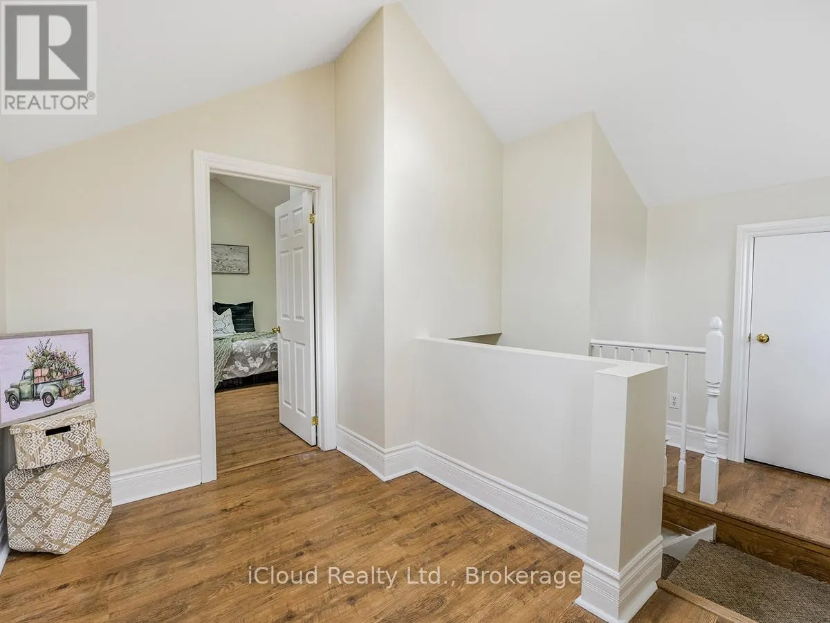 UNIT 3 - 1308 KING STREET E