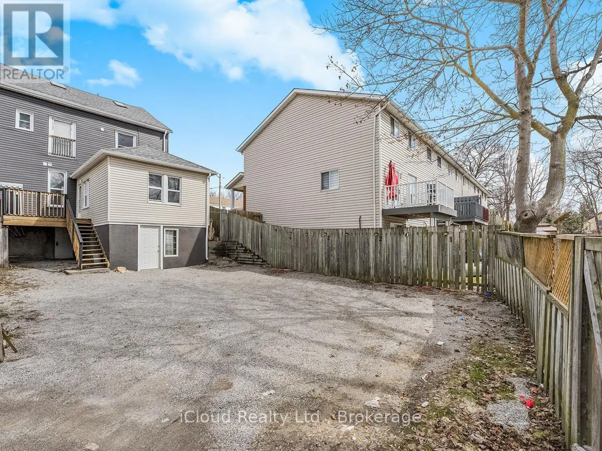 UNIT 3 - 1308 KING STREET E